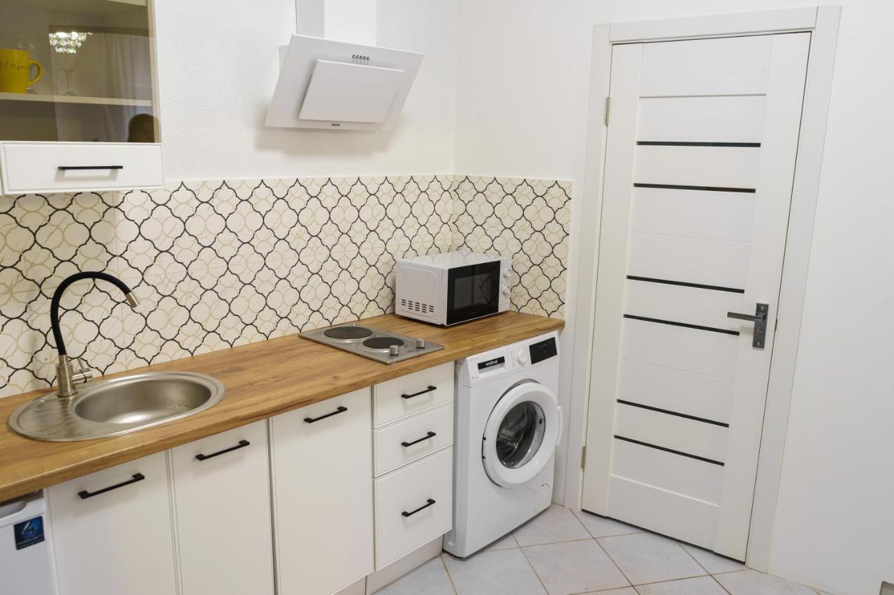Charming Apartments In The Heart Of Lviv - Valova, Nasypna Str Exterior foto