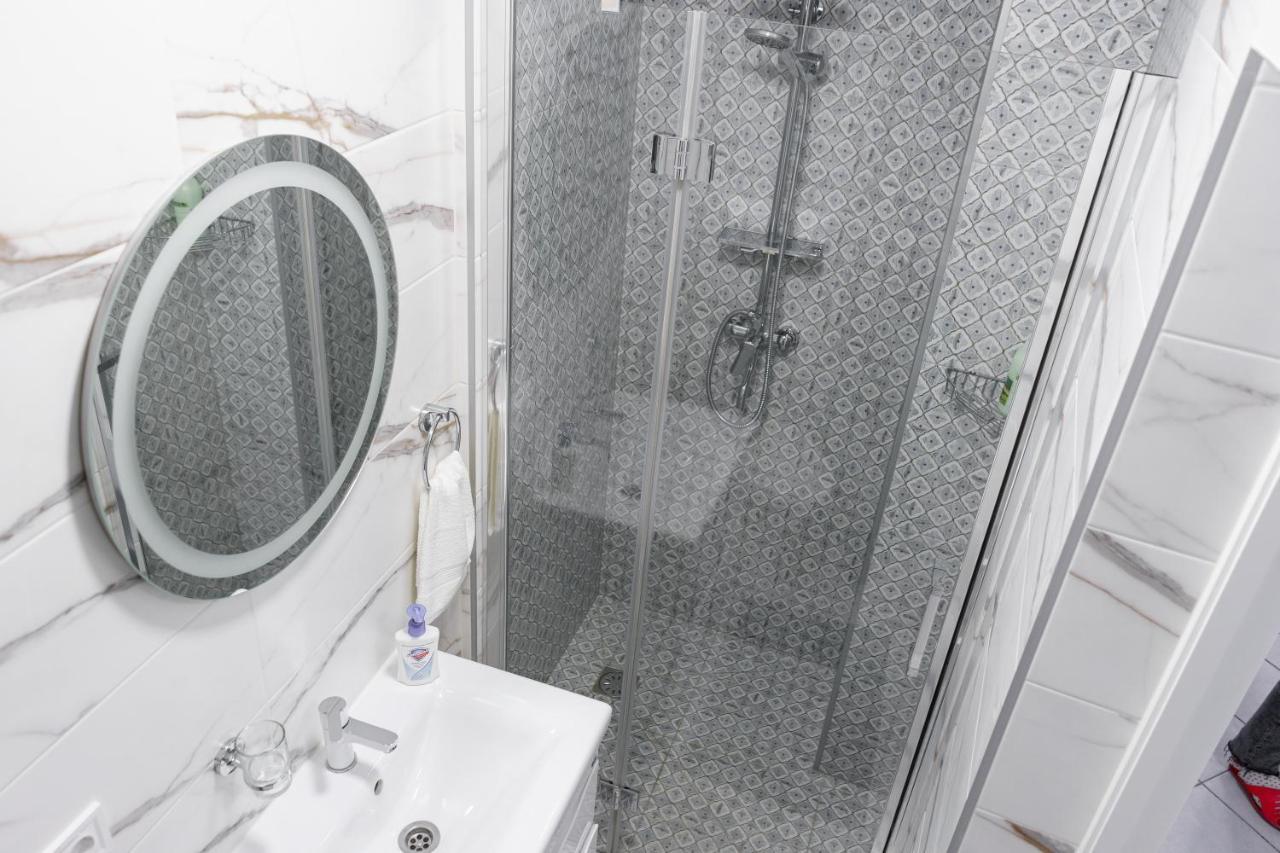 Charming Apartments In The Heart Of Lviv - Valova, Nasypna Str Exterior foto