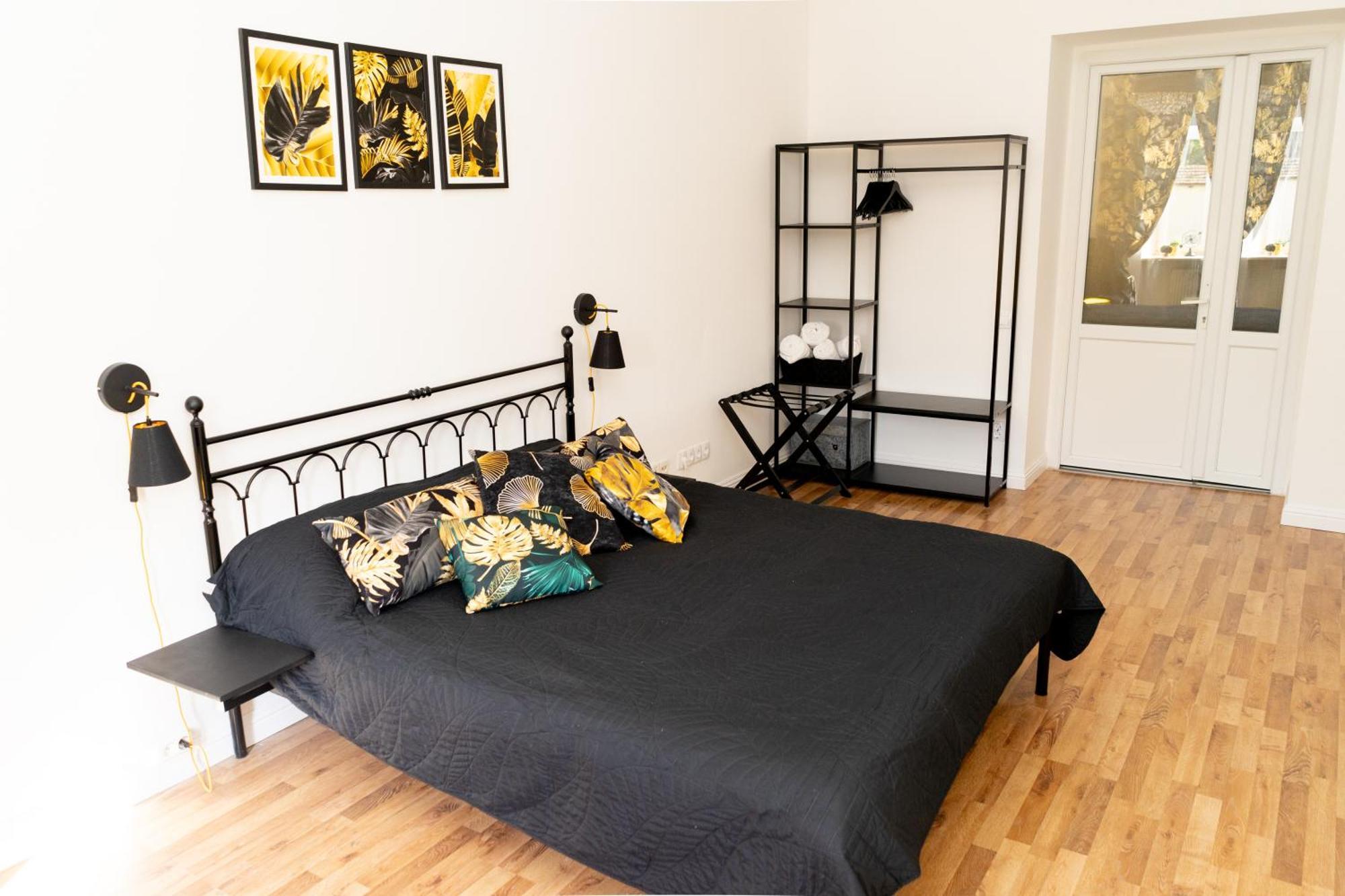 Charming Apartments In The Heart Of Lviv - Valova, Nasypna Str Exterior foto